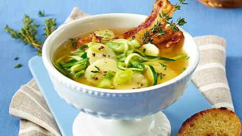 Zucchini-Pastinaken-Suppe mit Bacon Rezept - Foto: House of Food / Bauer Food Experts KG