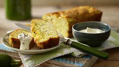 Zucchini-Pecorino-Kuchen Rezept - Foto: LECKER @ Bauer Media Group
