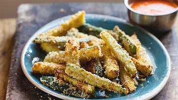 Statt fettiger Kartoffelpommes, gibt es heute mal gesunde Gemüse-Pommes Statt fettiger Kartoffelpommes, gibt es heute mal gesunde Gemüse-Pommes