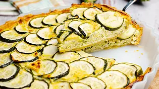 Zucchini-Quiche Rezept - Foto: ShowHeroes für LECKER @ Bauer Media Group Zucchini-Quiche Rezept - Foto: ShowHeroes für LECKER @ Bauer Media Group