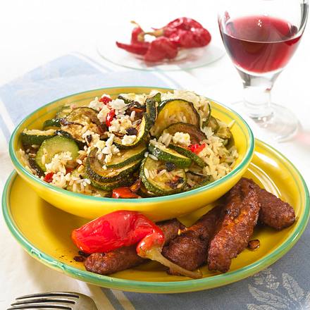 Zucchini-Reistopf mit Cevapcici Rezept