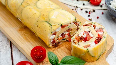 Zucchini-Rolle Rezept - Foto: ShowHeroes für LECKER @ Bauer Media Group