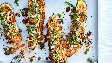 Zucchini-Submarine mit Tahinsoße Rezept - Foto: LECKER @ Bauer Media Group Zucchini-Submarine mit Tahinsoße Rezept - Foto: LECKER @ Bauer Media Group