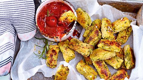 Zucchini-Tater-Tots mit Ofenketchup Rezept - Foto: House of Food / Bauer Food Experts KG