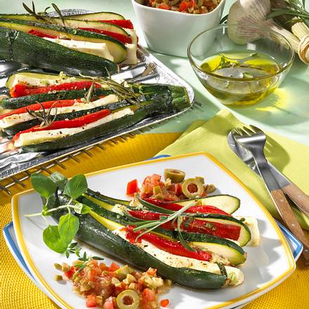 Zucchinifächer mit Schafskäse Rezept