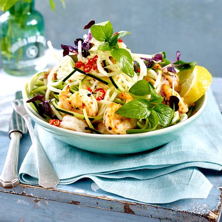 Zucchininudeln mit Garnelen Rezept