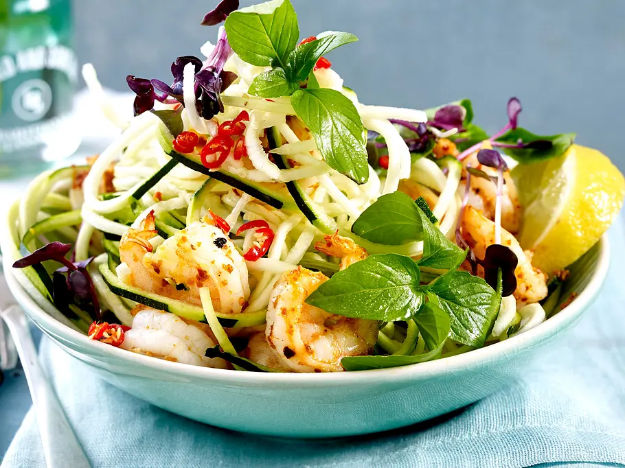 Zucchininudeln mit Garnelen Rezept Zucchininudeln mit Garnelen Rezept