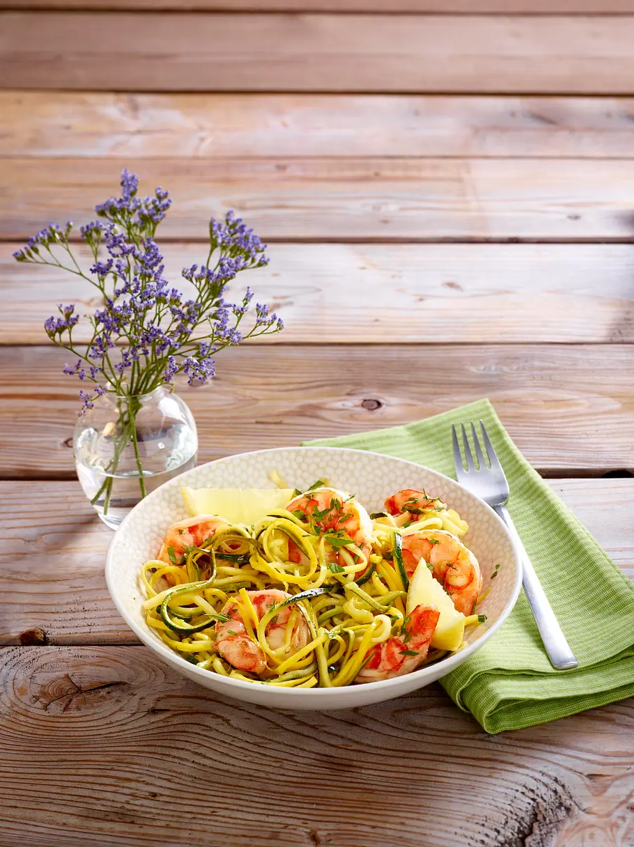 Zucchininudeln mit Garnelen Rezept