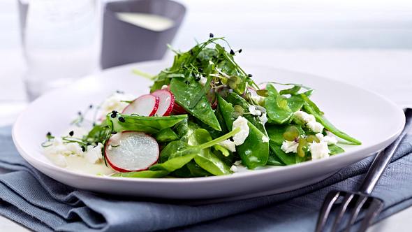 Zuckerschoten-Salat mit Spinat Rezept - Foto: House of Food / Bauer Food Experts KG