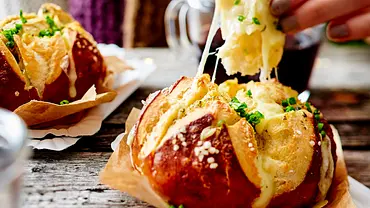 Zupfbrötchen Rezept - Foto: LECKER @ Bauer Media Group Zupfbrötchen Rezept - Foto: LECKER @ Bauer Media Group