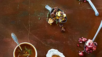 Zur Gans zwei Soßen und drei Füllungen Rezept - Foto: LECKER @ Bauer Media Group