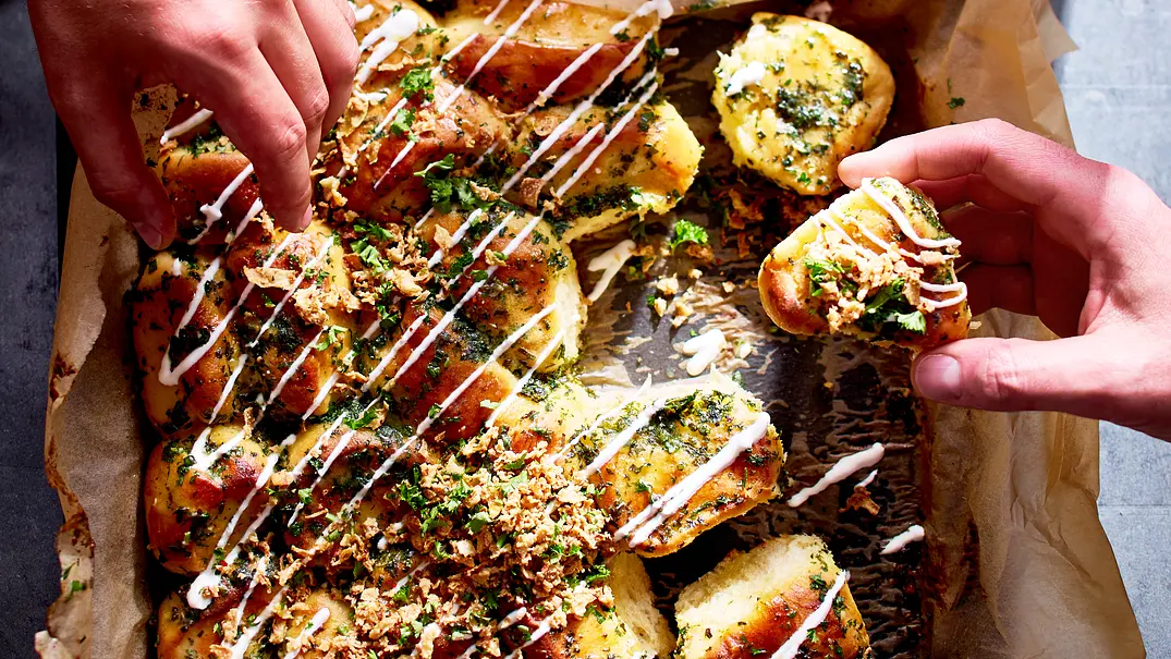 Zusammengeschweißtes Monkey Bread Rezept - Foto: LECKER @ Bauer Media Group Zusammengeschweißtes Monkey Bread Rezept - Foto: LECKER @ Bauer Media Group