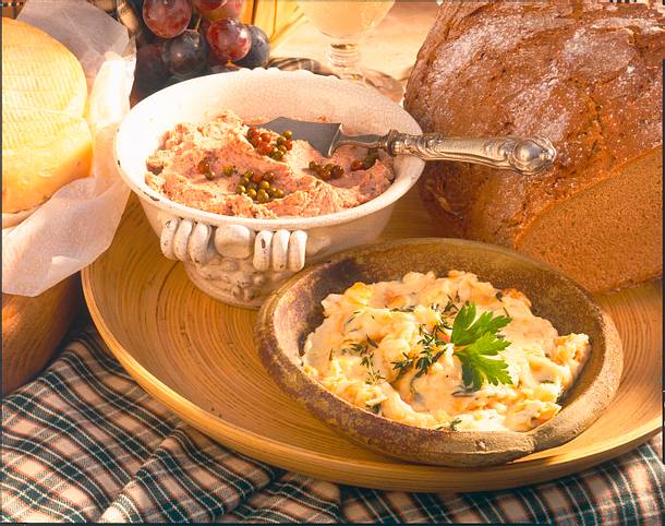 Zweierlei Brotaufstriche Rezept Zweierlei Brotaufstriche Rezept