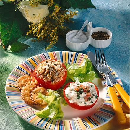 Zweierlei gefüllte Tomaten Rezept Zweierlei gefüllte Tomaten Rezept