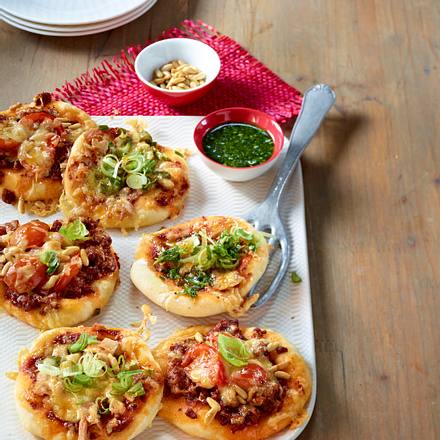 Zweierlei Minipizzas Rezept Zweierlei Minipizzas Rezept