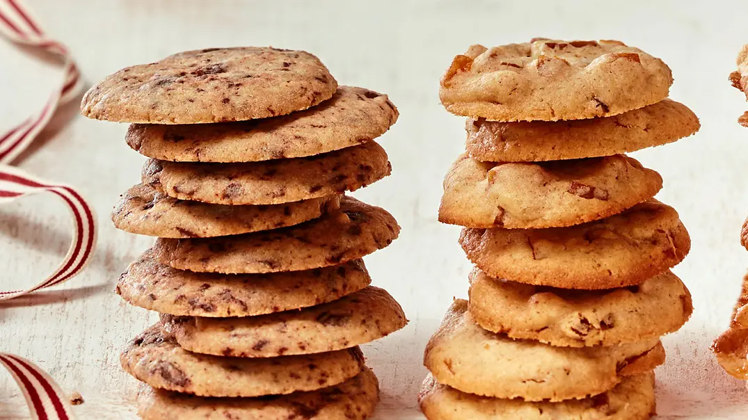 Zweierlei schnelle Weihnachts-Cookies Rezept - Foto: LECKER @ Bauer Media Group Zweierlei schnelle Weihnachts-Cookies Rezept - Foto: LECKER @ Bauer Media Group