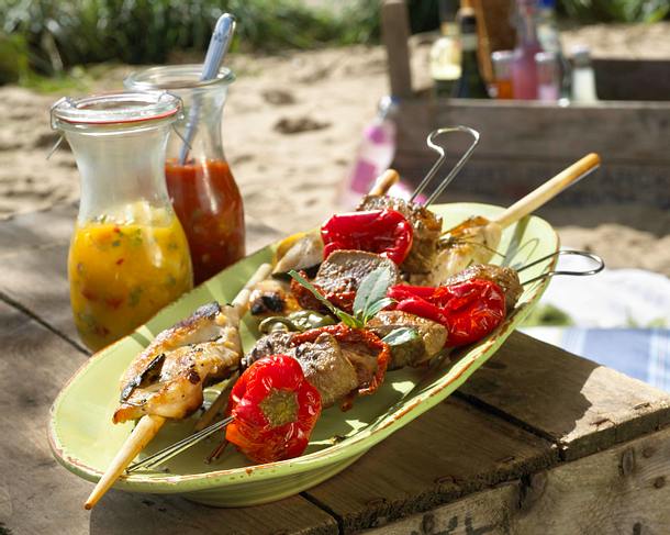 Zweierlei Spieße mit Dips Rezept Zweierlei Spieße mit Dips Rezept