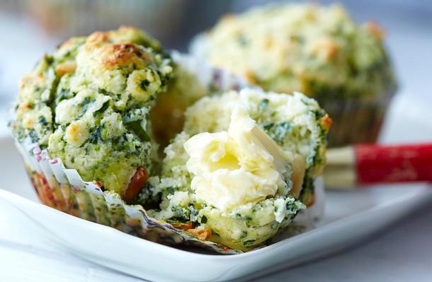Zweikäsehoch-Spinatmuffins Rezept Zweikäsehoch-Spinatmuffins Rezept