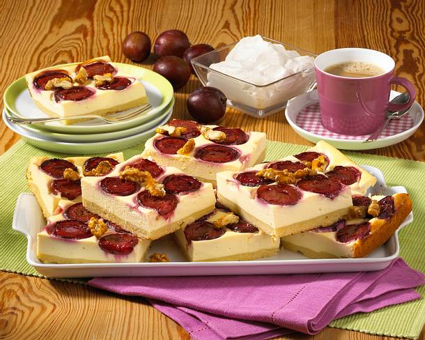 Zwetschen-Käsekuchen vom Blech Rezept Zwetschen-Käsekuchen vom Blech Rezept