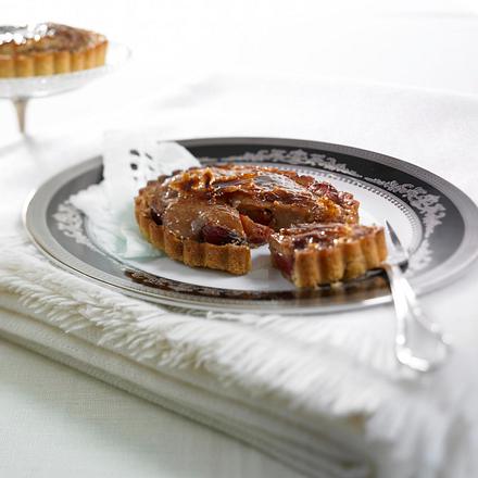 Zwetschen-Tarte mit Crème Brûlée Rezept Zwetschen-Tarte mit Crème Brûlée Rezept