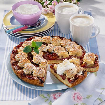 Zwetschenkuchen mit Makronen-Tuffs Rezept Zwetschenkuchen mit Makronen-Tuffs Rezept