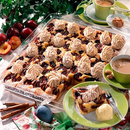 Zwetschenkuchen mit Zimtbaiser vom Blech Rezept Zwetschenkuchen mit Zimtbaiser vom Blech Rezept