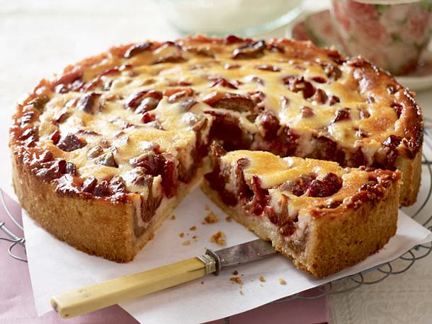 Zwetschen-Tarte mit Quark-Guss Rezept Zwetschen-Tarte mit Quark-Guss Rezept