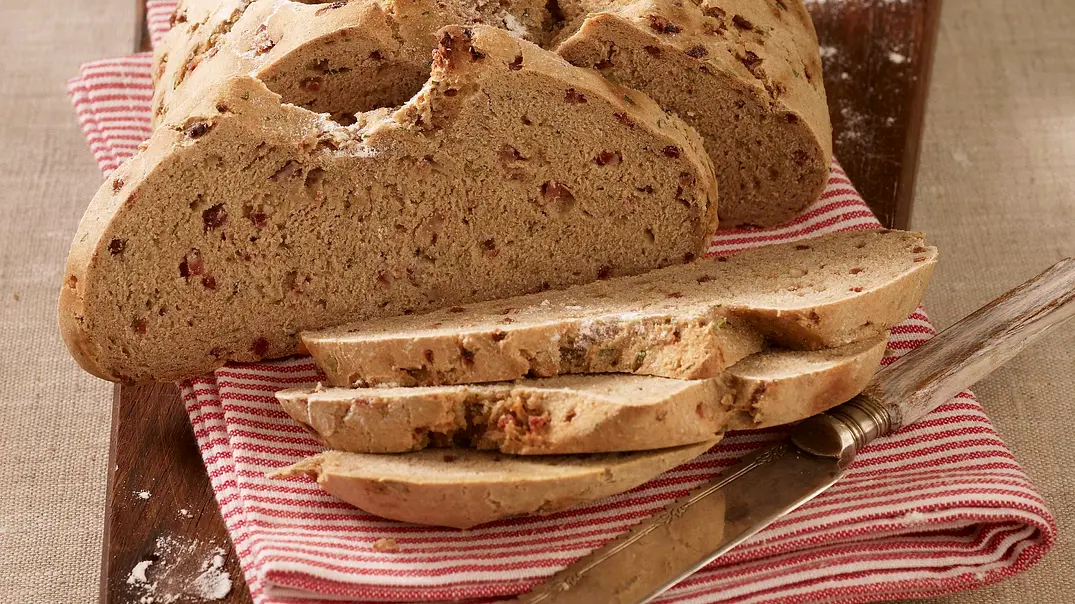 Zwiebel-Brot mit Speck Rezept - Foto: LECKER @ Bauer Media Group Zwiebel-Brot mit Speck Rezept - Foto: LECKER @ Bauer Media Group