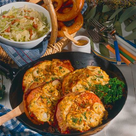 Zwiebel-Fleischkäse mit Senfhaube Rezept Zwiebel-Fleischkäse mit Senfhaube Rezept