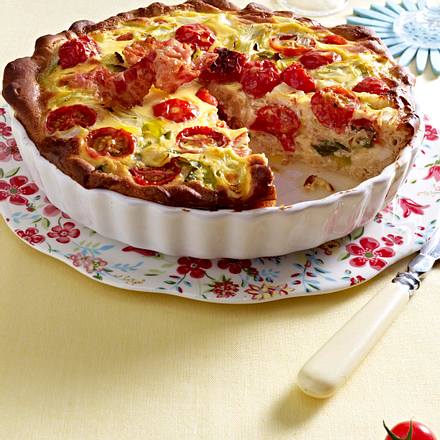 Zwiebel-Tomaten-Quiche mit Mett Rezept Zwiebel-Tomaten-Quiche mit Mett Rezept