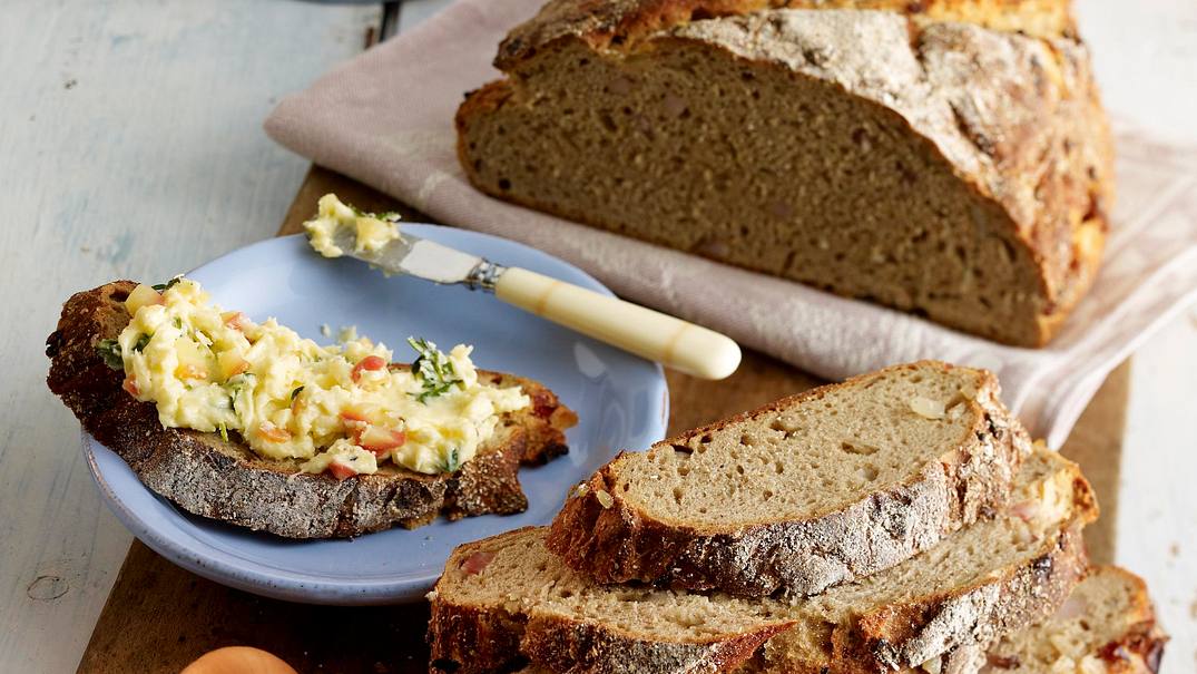 Zwiebelbrot Rezept - Foto: LECKER @ Bauer Media Group