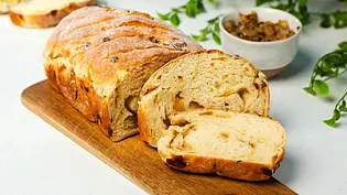 Zwiebelbrot ohne Hefe Rezept - Foto: ShowHeroes für LECKER @ Bauer Media Group Zwiebelbrot ohne Hefe Rezept - Foto: ShowHeroes für LECKER @ Bauer Media Group