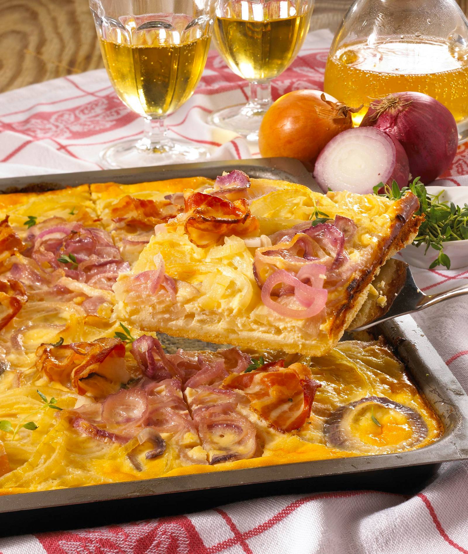 Zwiebelkuchen Rezept | LECKER