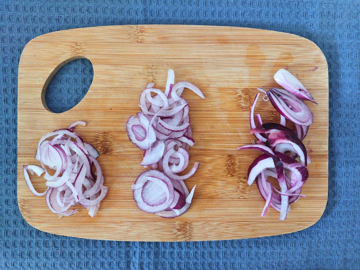 feine, mittelfeine, dicke Zwiebelscheiben