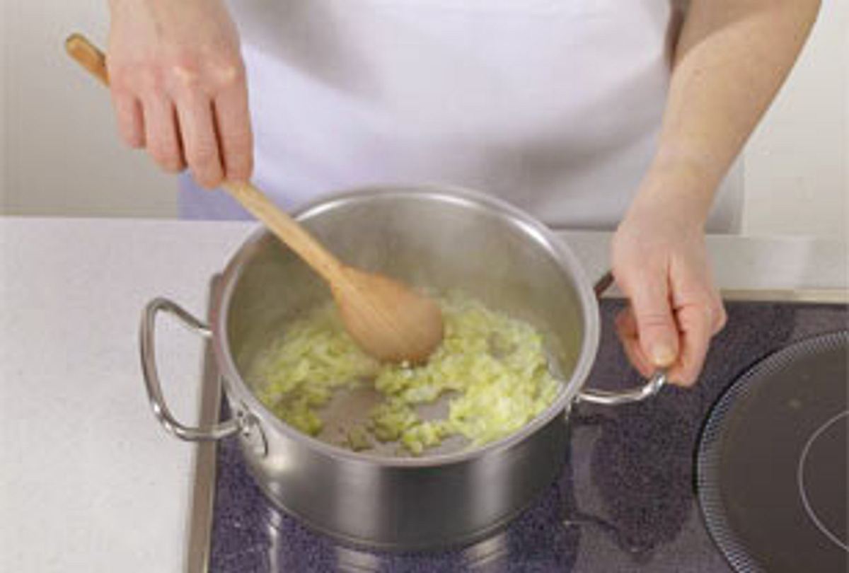 Curry-Ketchup selber machen - zwiebeln_duensten