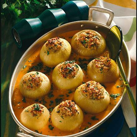 Zwiebeln mit Buchweizenfüllung Rezept