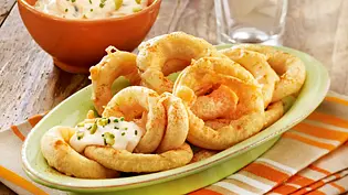 Zwiebelringe in Bierteig Rezept - Foto: LECKER @ Bauer Media Group Zwiebelringe in Bierteig Rezept - Foto: LECKER @ Bauer Media Group