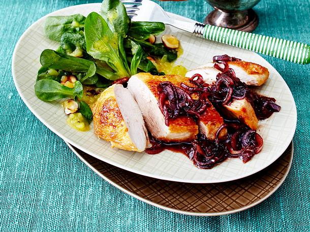 Zwiebelsoße zu Hähnchenbrust und Feldsalat Rezept