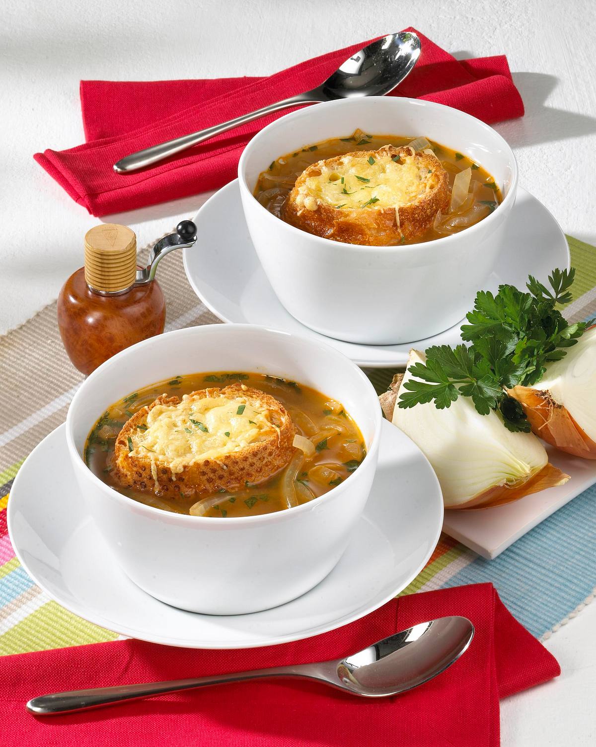 Zwiebelsuppe mit Sherry Rezept